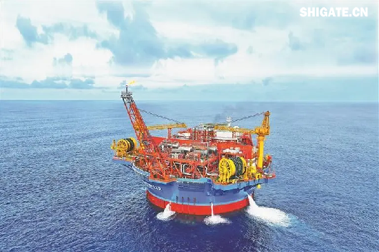 1月1日，國(guó)務(wù)院國(guó)資委新聞中心發(fā)布2024年度央企十大“超級(jí)工程”和央企十大“國(guó)之重器”，河鋼集團(tuán)舞鋼公司參與研制的我國(guó)首個(gè)工業(yè)用途核能供汽項(xiàng)目“和氣一號(hào)”和中俄東線天然氣管道工程、中國(guó)南極秦嶺站，我國(guó)自主設(shè)計(jì)建造的首艘大洋鉆探船“夢(mèng)想”號(hào)、亞洲首艘圓筒型海上油氣加工廠“?？惶?hào)”、我國(guó)自主研制的更大直徑盾構(gòu)機(jī)“江海號(hào)”分別入選。  2024年以來，舞鋼公司深入落實(shí)“1127”工作規(guī)劃，堅(jiān)持“以客戶需求為導(dǎo)向”，大力推進(jìn)技術(shù)營(yíng)銷，奮力拓展市場(chǎng)；強(qiáng)化科技創(chuàng)新驅(qū)動(dòng)，以填補(bǔ)國(guó)內(nèi)市場(chǎng)空白為目標(biāo)，研發(fā)更多具有舞鋼特色的新產(chǎn)品，助力國(guó)家“超級(jí)工程”建設(shè)和“大國(guó)重器”制造。