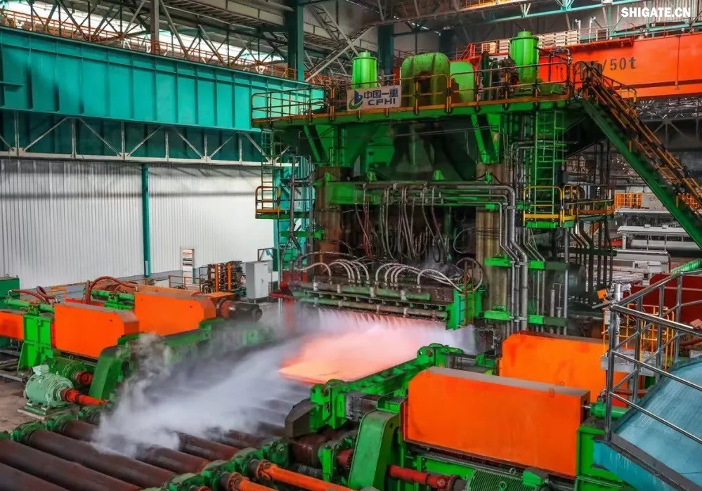 日前，河鋼集團(tuán)舞鋼公司研發(fā)生產(chǎn)的大厚度32mm的高性能X70Q管線鋼下線。該產(chǎn)品性能檢驗(yàn)結(jié)果顯示，各項(xiàng)性能指標(biāo)均達(dá)到好水平，用于國(guó)內(nèi)某LNG公共管廊項(xiàng)目建設(shè)。